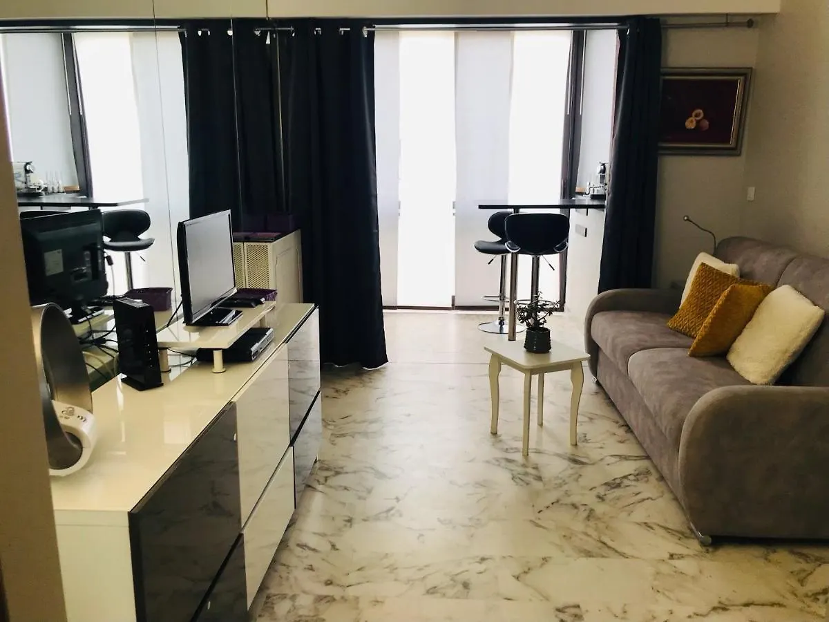 Studio Avec Parking Au Calme 50M Croisette Cannes 0*,  Frankrijk